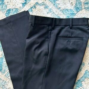 Van Huesen men’s dress pants, black, great condition. Like new!